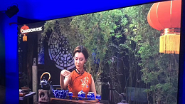 激光电视投黑晶抗光幕？主要还是光学结构的不同，您懂了吗？
