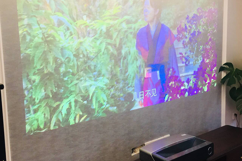 激光电视有必要买抗光幕