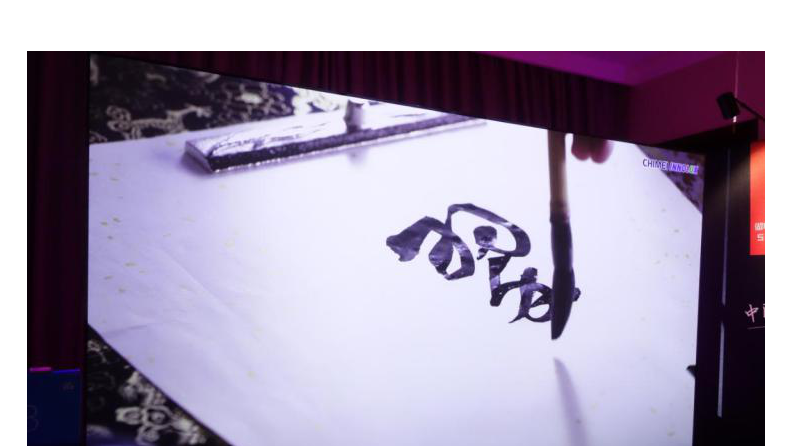 能用激光电视的抗光幕吗？当然是可以的【南京尊龙凯时音响】